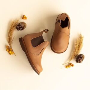 Adelisa and Co Chelsea Boots toddler size 23